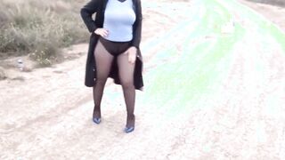 Walk inside tights no skirt-candid butt