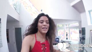 A food delivery turns inside step-siblings banging
