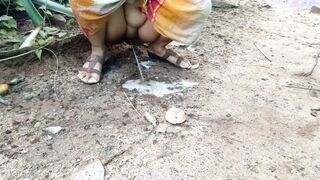 Punjab indian Aunt Public Outside Pee Scene Compilation