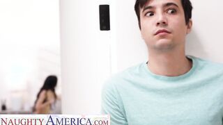 Erotic America - babe cougar Jamie Michelle gets banged!