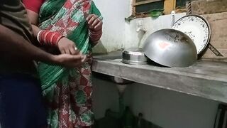 Kitchen Me Kaam Kar Rhi Saali Ko Jabardasti Choda Bedroom Me