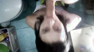 KINKY SLOPPY BJ INSIDE WC AT THE MORNING