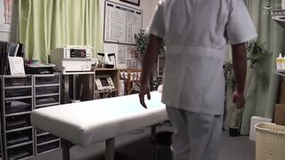 Marunouchi Office Lady Rubs Therapy Clinic Part one