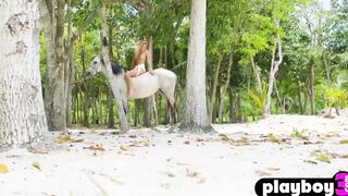 Stunning butt blonde Tara Lynn pasion posed outside and exposed