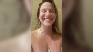 Jade Ocean kendi cok guzel kalcalari daha guzel