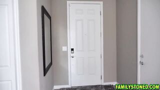 Goddess 19 year old Sera fucking her dad into the house
