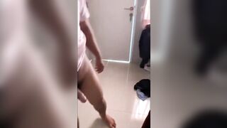 four menit di kosan
