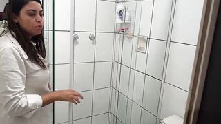 Sarah Rosa │ Washing the Restroom