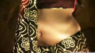 She Dance Gracefully While Making Seduction Experience