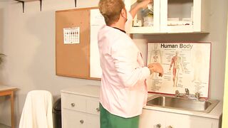 cougar is a turned on housewife - beautiful milf