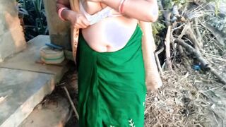 Indian Mom Aunty Outdoors Huge Juicy Breasts Flashing Compilation