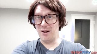 Newbie amateur sucking off geeks