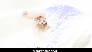Babe Blondie Stepsis Hannah Hawthorne Gets Stuck Inside Bathtub And