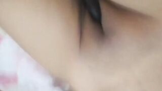 Dahlia test a new sex toy