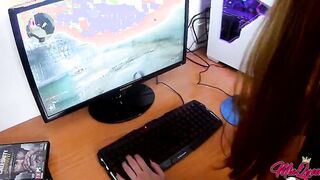 Slender hispanic nailed while plays call of duty into pc