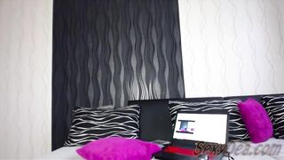 Sexydea live performance twerk tease cum