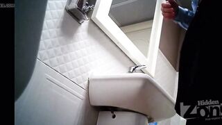 Pissing91