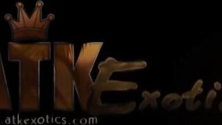 Jamie sex toys her bald exotic snatch