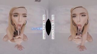 Sensual America - Blond cutie Blake Blossom is ready to