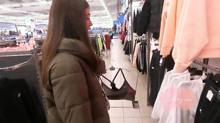 18 yo blown dick inside the fitting room