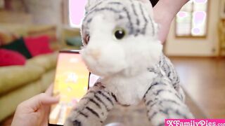 18 Yo stepsister kitty cat Jewelz Blu played with stepbro who