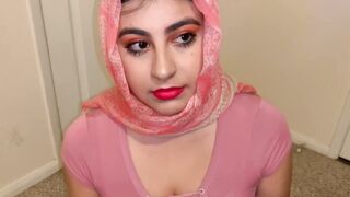 Sneaky stepdad gets bj from crazy sexy Muslim daughter.