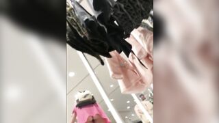 Hottie mom Upskirt