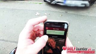 filthy older hoe adrienne kiss blows the mom hunter cock