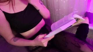Gf Sofi into Nylon Pantyhose Full-Weight Kinging While Reading a