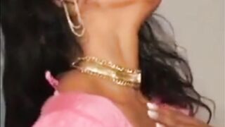 Beauty Dance by Bollywood Actress - Maya