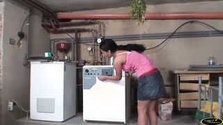 The washing machine does not work and the technician before
