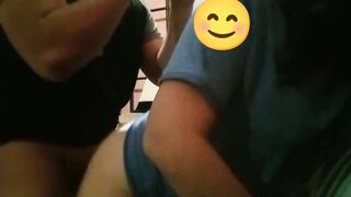 cogiendo a casada urgida por detras en el sofa cama