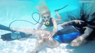 hot underwater lesbians Vodichkina and Farkas