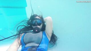 hot underwater lesbians Vodichkina and Farkas