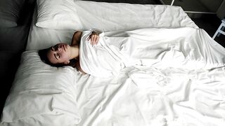 Short haired goddess fingered her cunt on bed