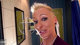 mandy mistery shows you a selfie example who wants to