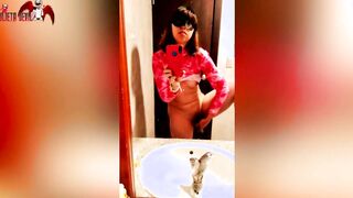 beauty cunt with mouth masturbates inside her bf's toilet