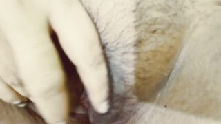 Mallu women masterbating and showing her cunt groaning