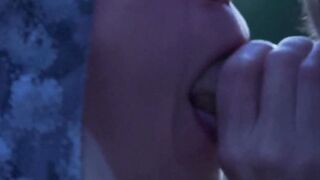 Whore offer me a fellatio inside nature