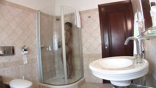 Beauty 18 yo Hottie gets pounded by her dad's friend