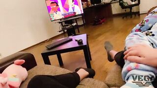 FATHER WATCHING THE SIMPSONS WITH HIS DAUGHTER & BONER