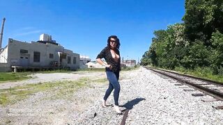 Buttless Jeans Walkabout