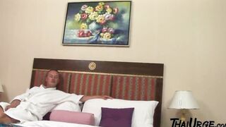 Pattaya Hooker Getting Pounded By A White Bro