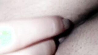 Solo women Masturbates – INTENSE Squirt
