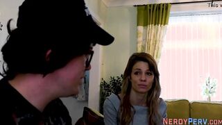 Amateur gets finger bang and blows