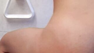 Emma masturbates inside the WC with dildos inside the booty