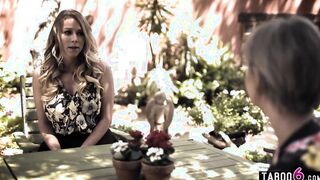 Man with 2 wives Dee Williams and Katie Morgan has