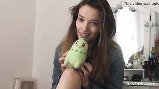 Kylie Shows Us Her Foot