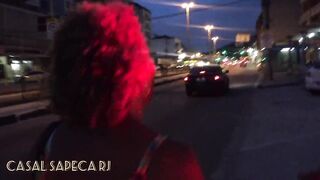 esposa grazy sapeca e amiga nana diaba andando de vestido