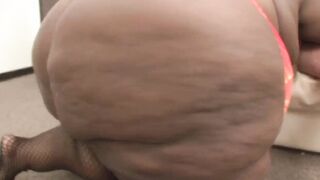 Interracial 3some with 2 african BBW milfs